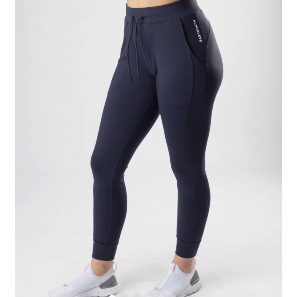 Alphalete premium V2 joggers